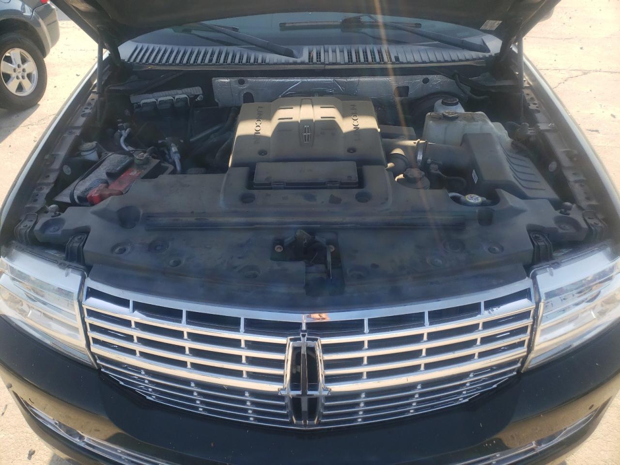 Photo 7 from auction – 2014 LINCOLN NAVIGATOR with VIN 5LMJJ3H54EEL08438