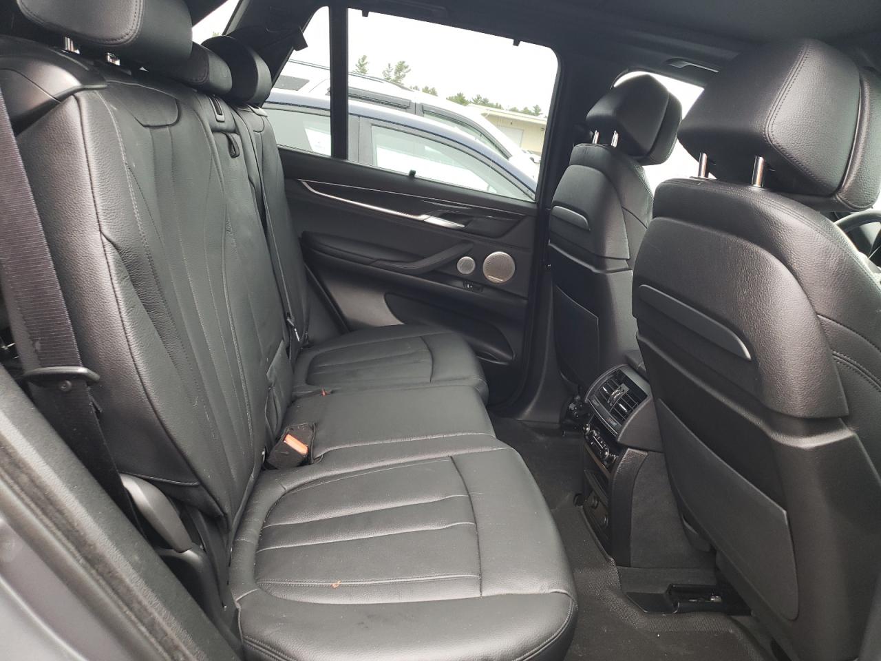 Photo 6 from auction – 2015 BMW X5 XDRIVE3 with VIN 5UXKR0C54F0P10239
