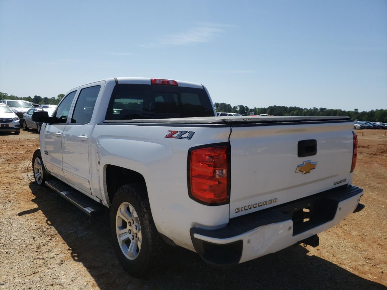 Photo 3 from auction – 2018 CHEVROLET SILVERADO with VIN 3GCUKREC8JG617419