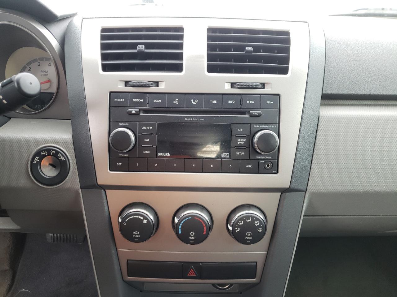 Photo 9 from auction – 2008 DODGE AVENGER SE with VIN 1B3LC46JX8N143887