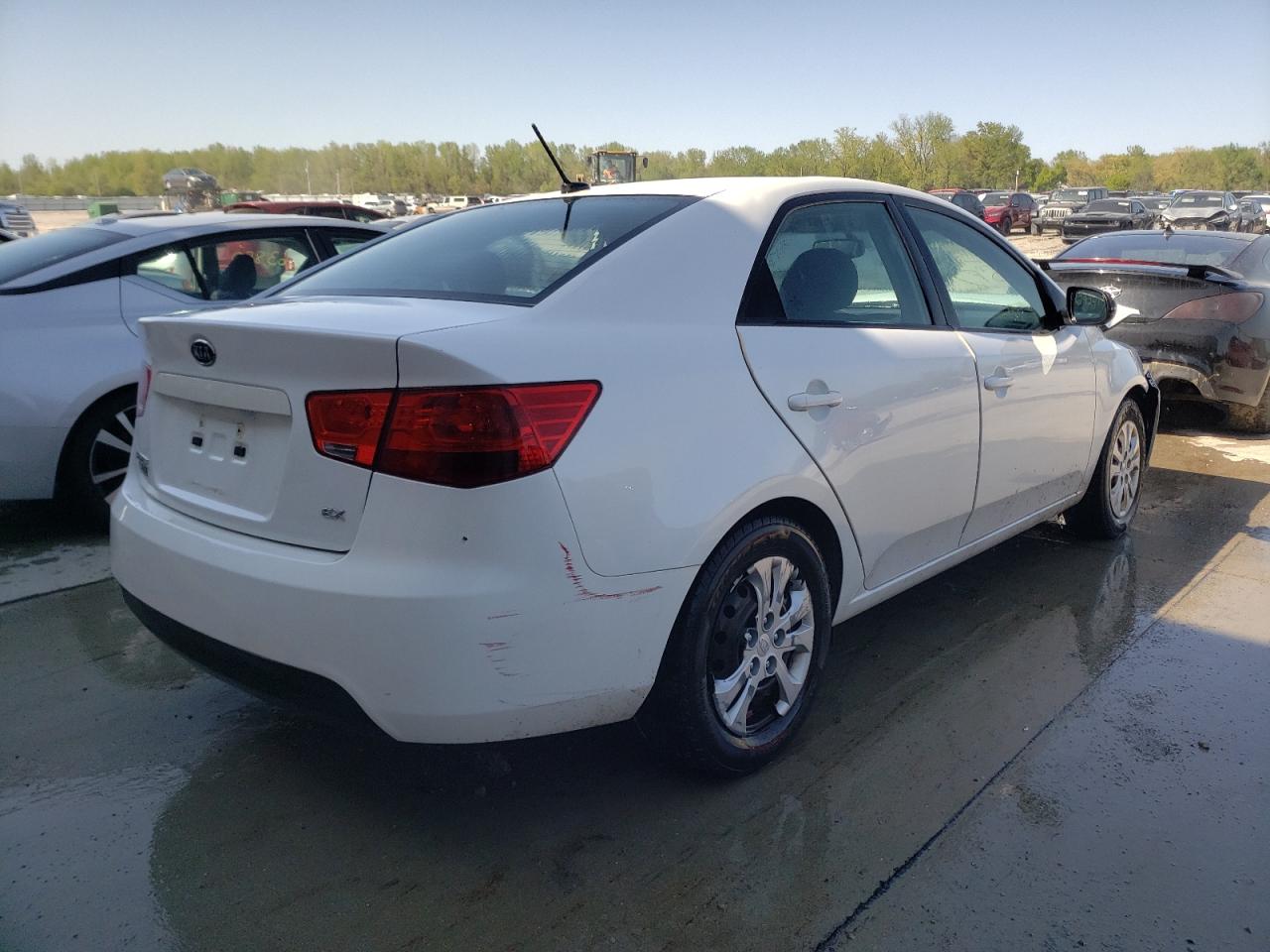 Photo 4 from auction – 2013 KIA FORTE EX with VIN KNAFU4A28D5736356