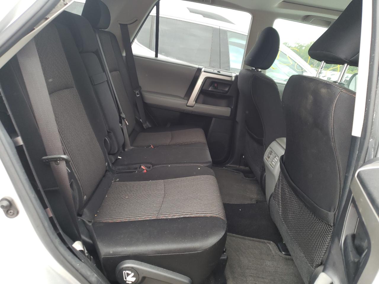 Photo 6 from auction – 2010 TOYOTA 4RUNNER SR with VIN JTEZU5JR0A5001008