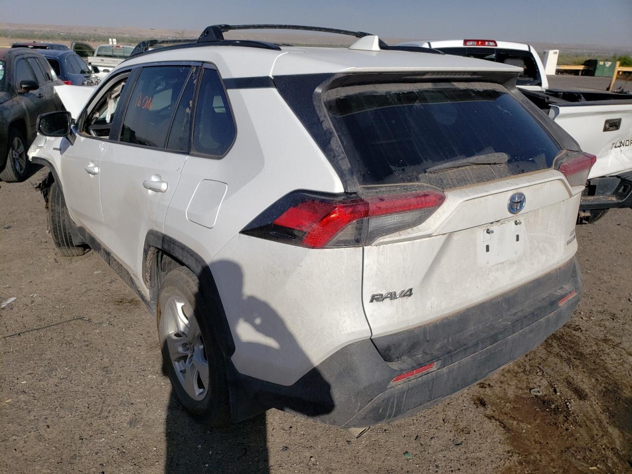 Photo 3 from auction – 2021 TOYOTA RAV4 LE with VIN 4T3LWRFV5MU034679