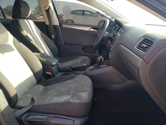 Photo 5 from auction – 2017 VOLKSWAGEN JETTA S with VIN 3VW2B7AJ5HM233736