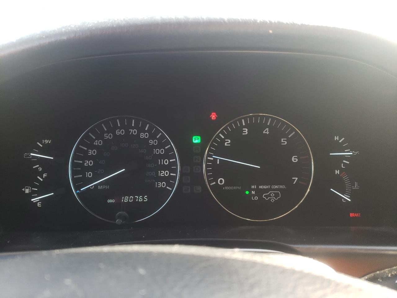 Photo 8 from auction – 2005 LEXUS LX 470 with VIN JTJHT00WX54001328