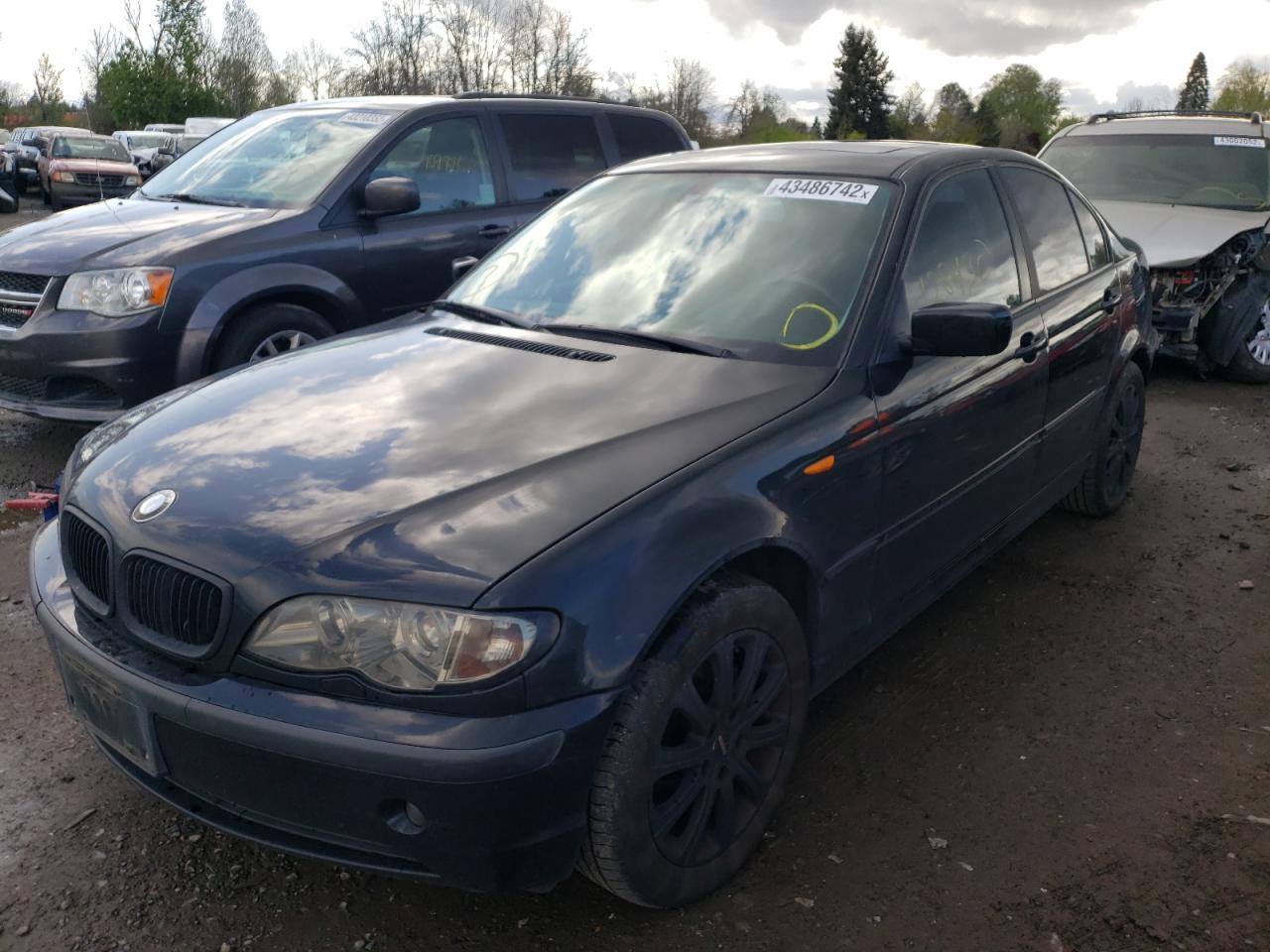 Photo 2 from auction – 2005 BMW 325 XI with VIN WBAEU33435PR14863
