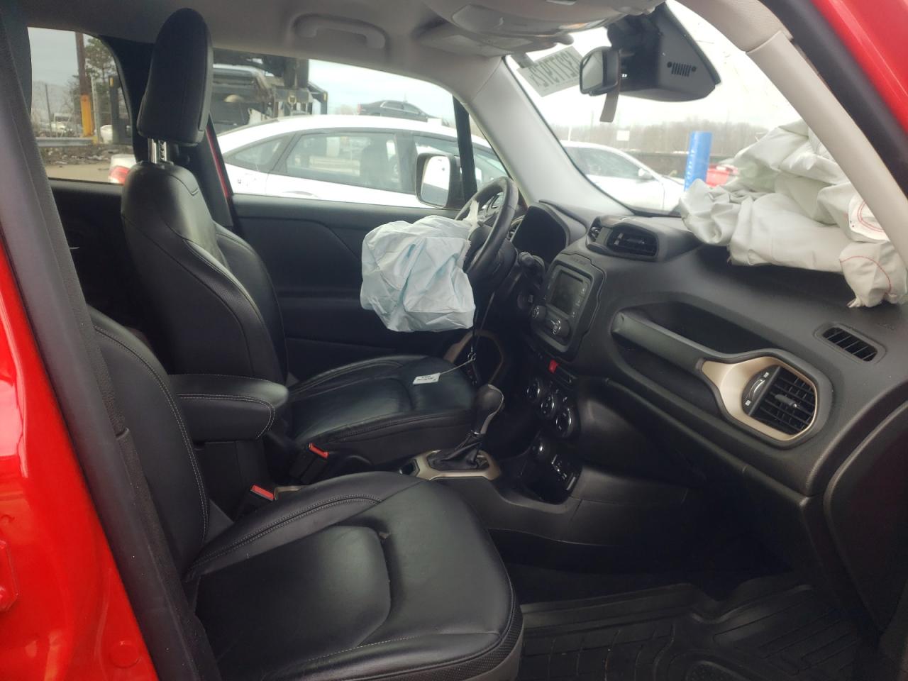 Photo 5 from auction – 2017 JEEP RENEGADE L with VIN ZACCJBDB3HPF05408