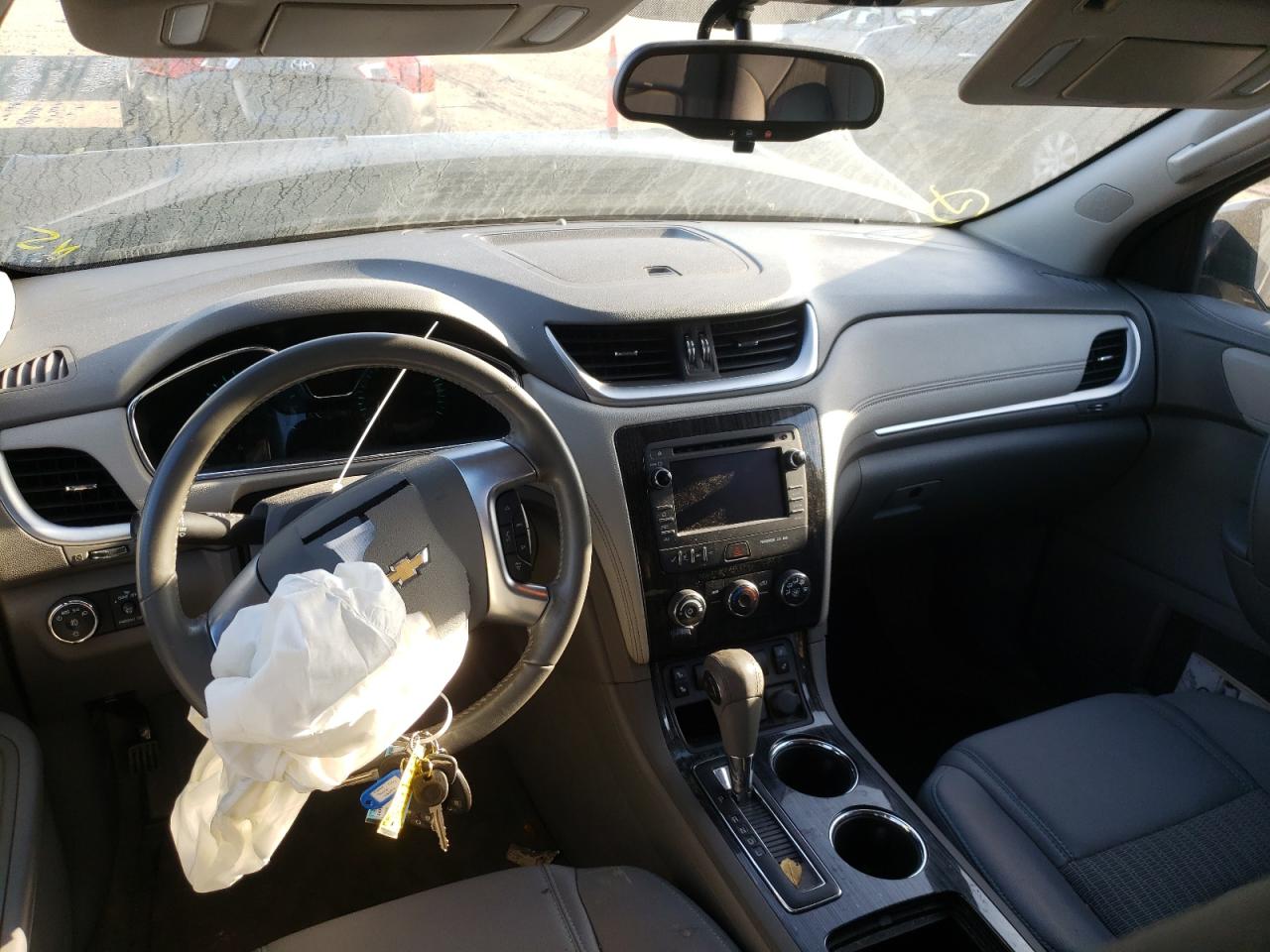 Photo 9 from auction – 2015 CHEVROLET TRAVERSE L with VIN 1GNKRGKD9FJ263816