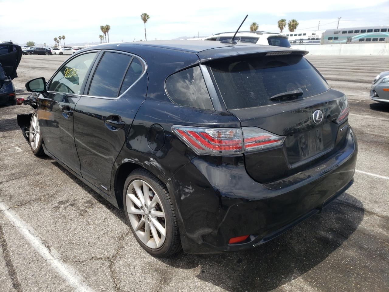Photo 3 from auction – 2013 LEXUS CT 200 with VIN JTHKD5BH1D2133128