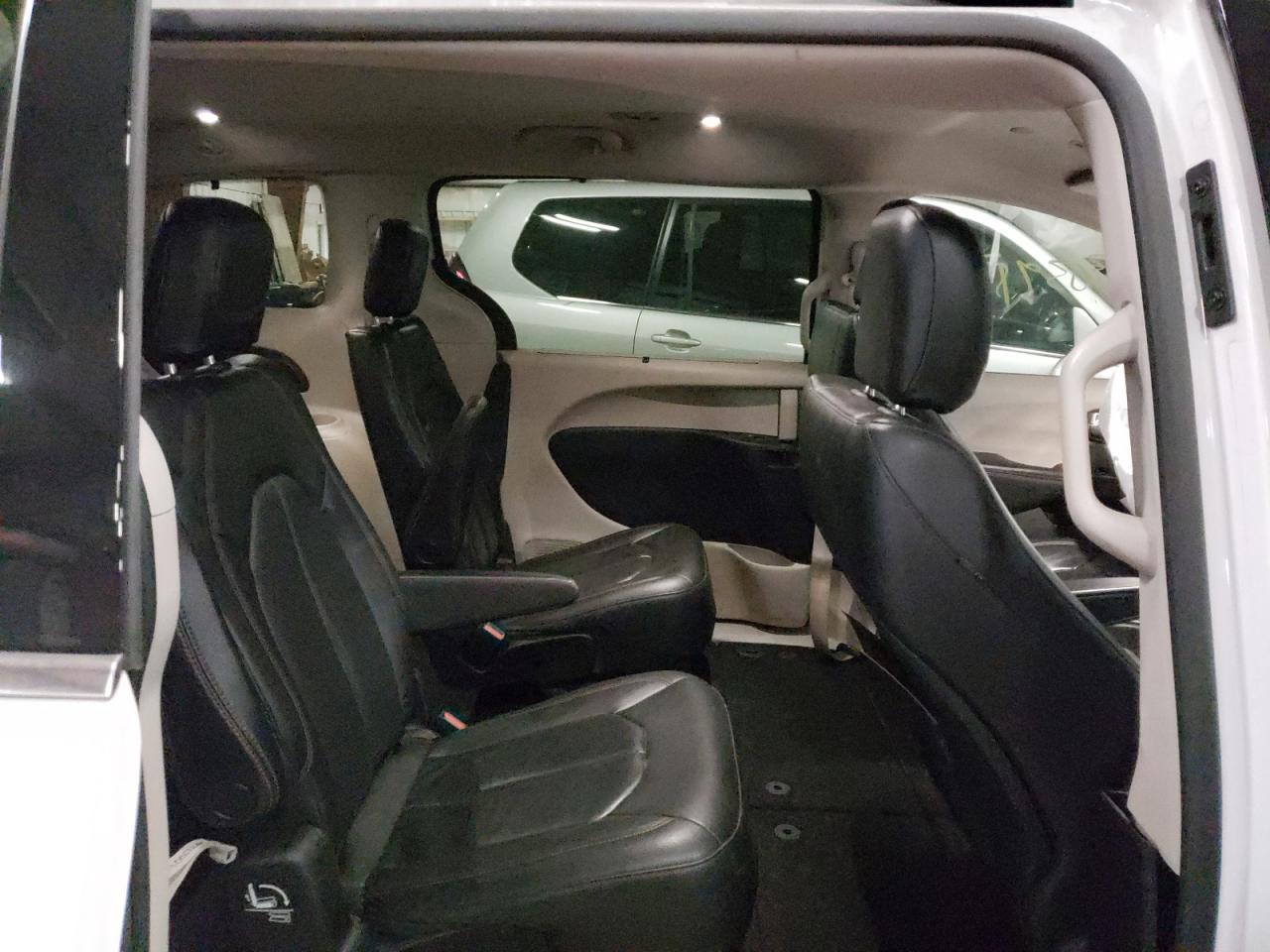 Photo 6 from auction – 2019 CHRYSLER PACIFICA T with VIN 2C4RC1BGXKR625691