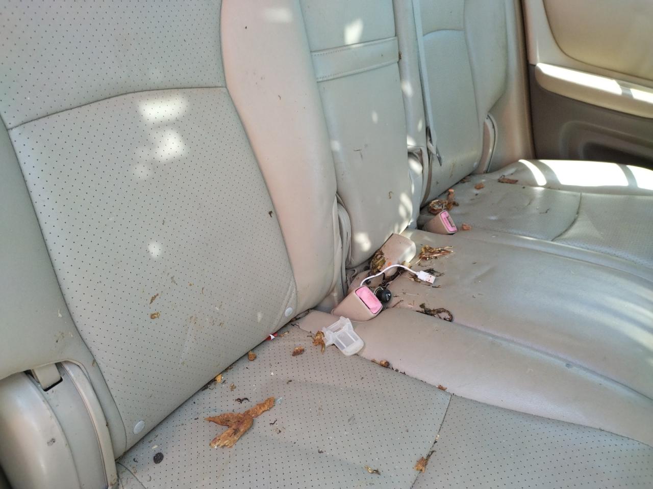 Photo 6 from auction – 2005 TOYOTA HIGHLANDER with VIN JTEEP21A850081594