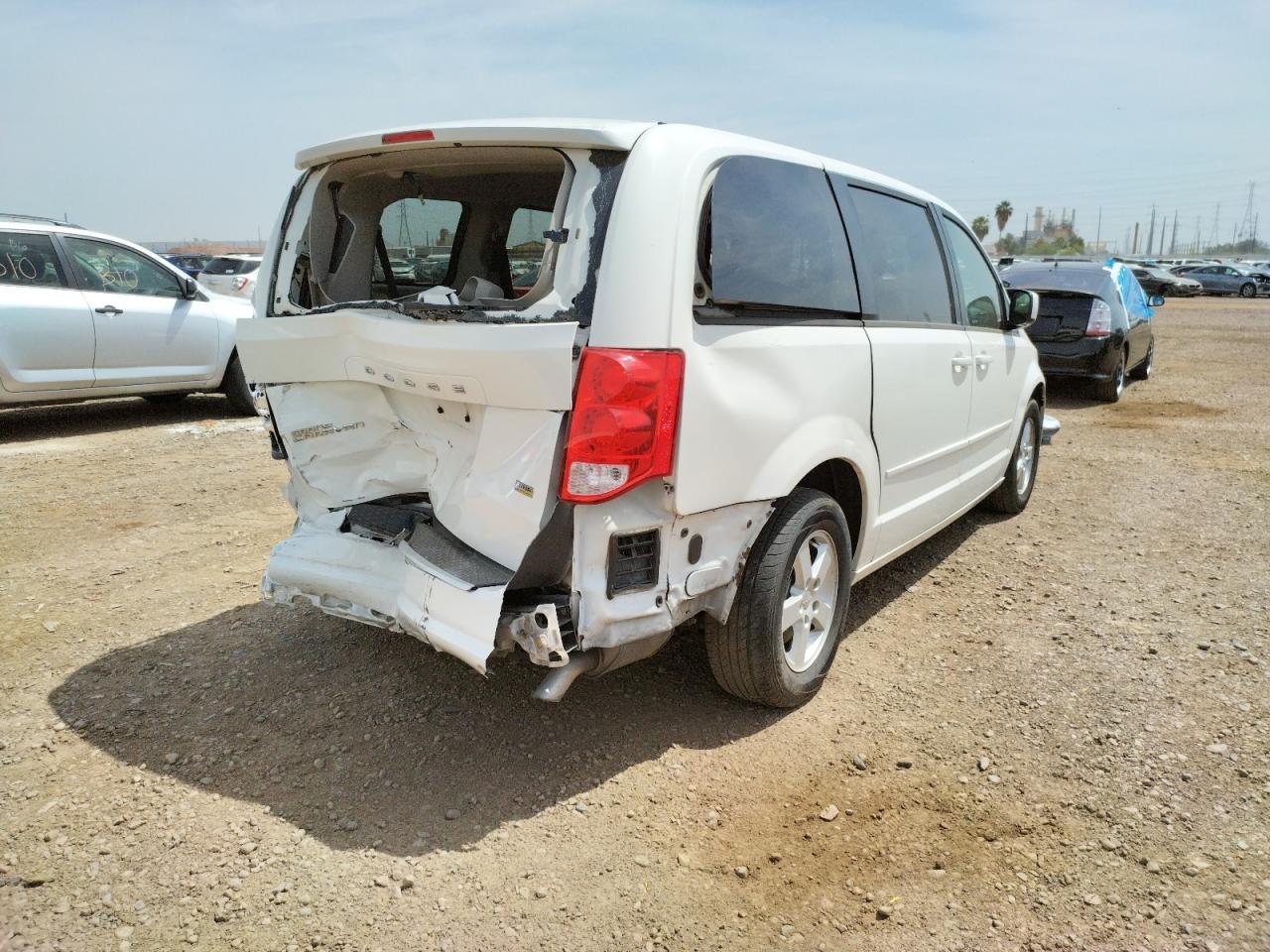 Photo 4 from auction – 2011 DODGE GRAND CARA with VIN 2D4RN3DGXBR626880