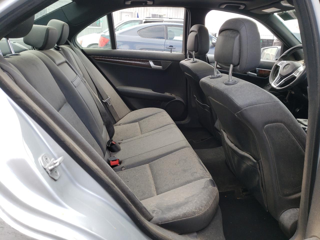 Photo 6 from auction – 2014 MERCEDES-BENZ C 250 with VIN WDDGF4HB2EA963385