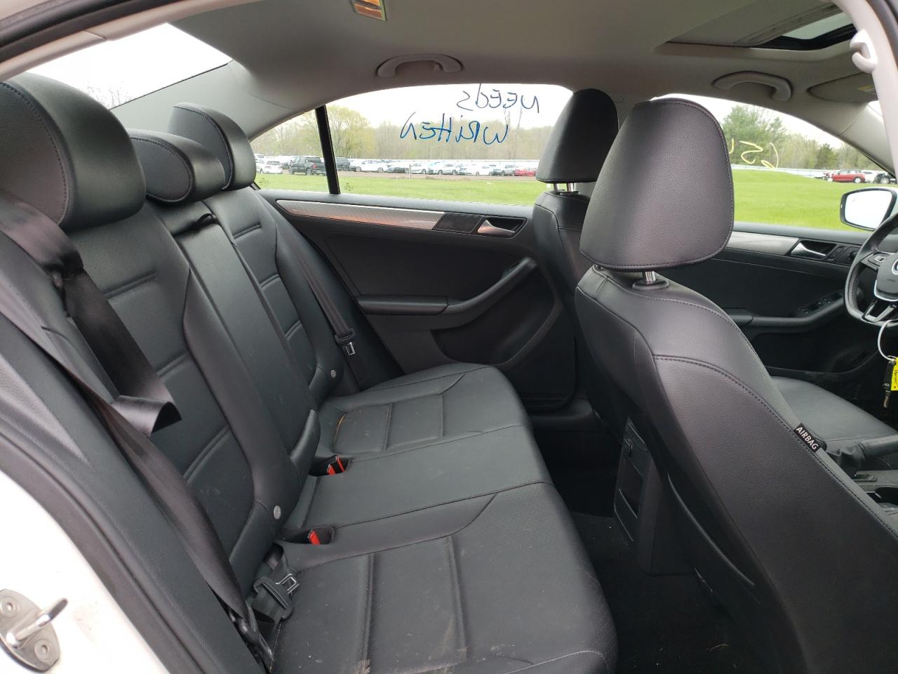 Photo 6 from auction – 2017 VOLKSWAGEN JETTA SE with VIN 3VWDB7AJXHM227729