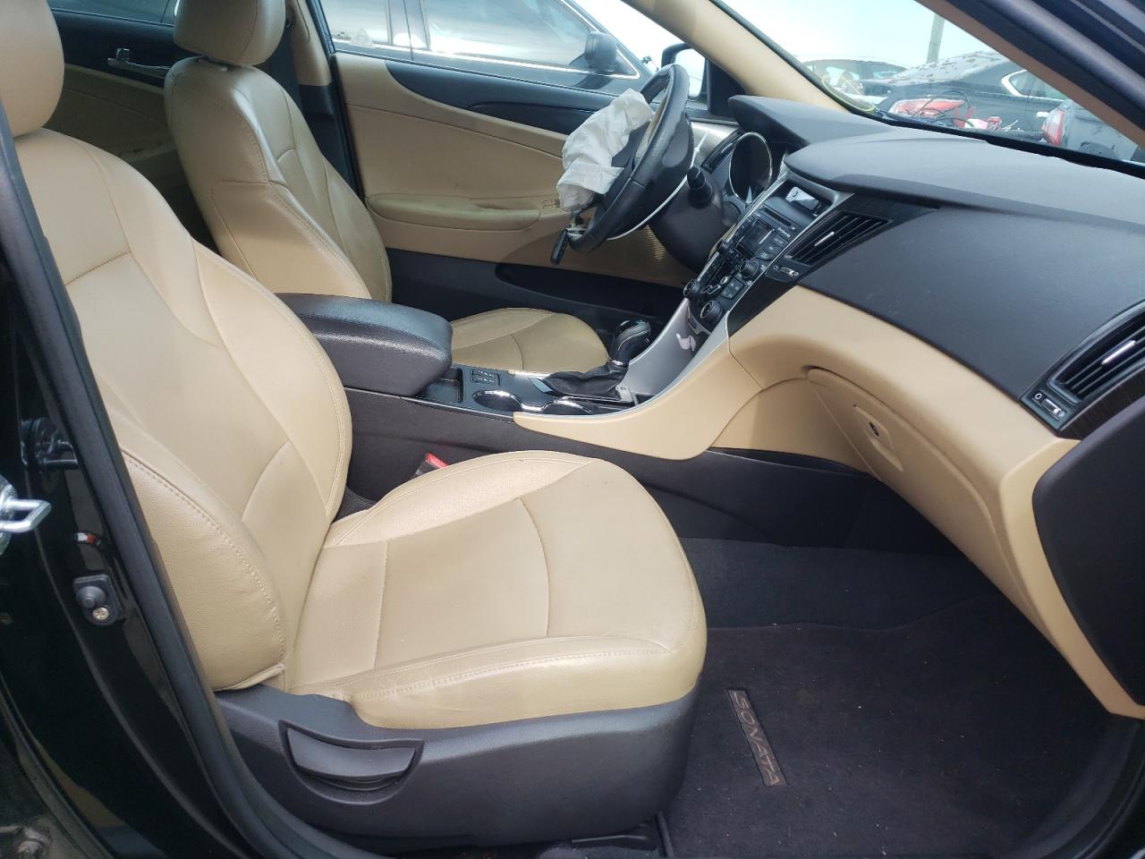 Photo 5 from auction – 2012 HYUNDAI SONATA SE with VIN 5NPEC4AC9CH313746
