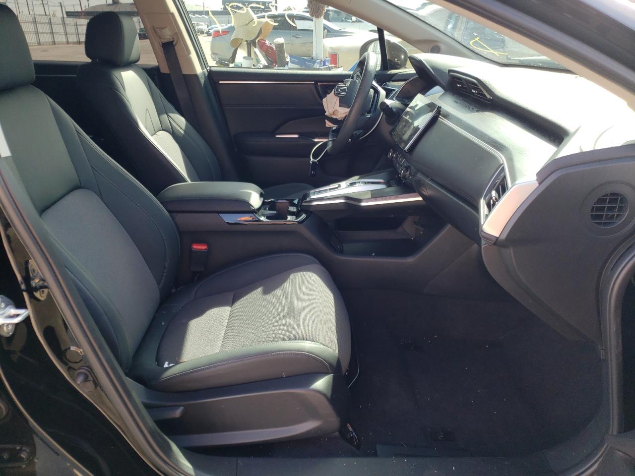 Photo 5 from auction – 2019 HONDA CLARITY with VIN JHMZC5F12KC002277