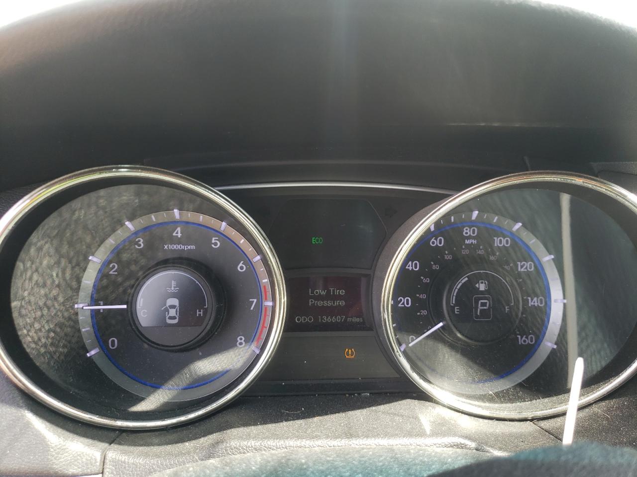 Photo 8 from auction – 2011 HYUNDAI SONATA SE with VIN 5NPEC4AB2BH214109