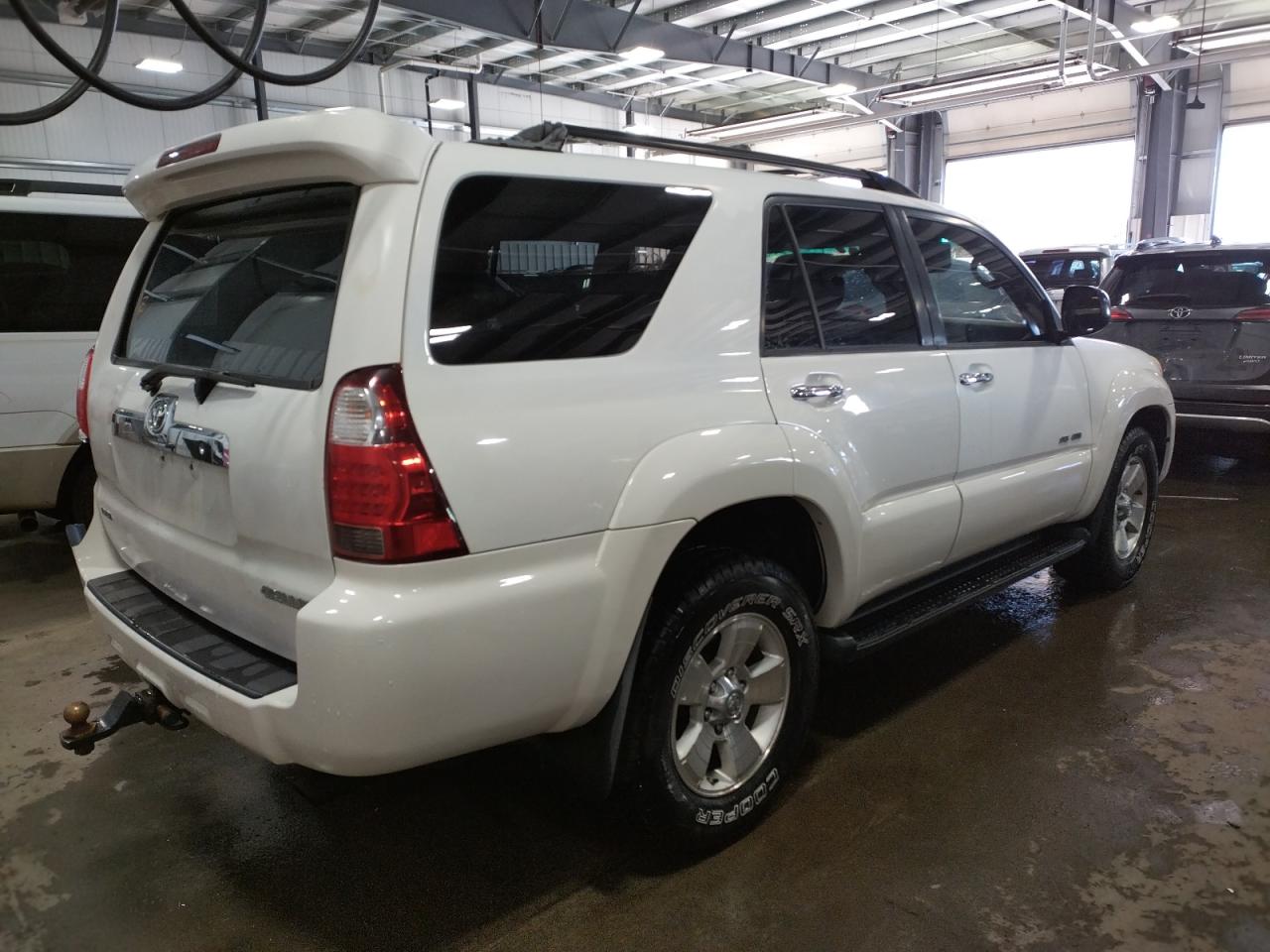 Photo 4 from auction – 2006 TOYOTA 4RUNNER SR with VIN JTEBU14R668069146