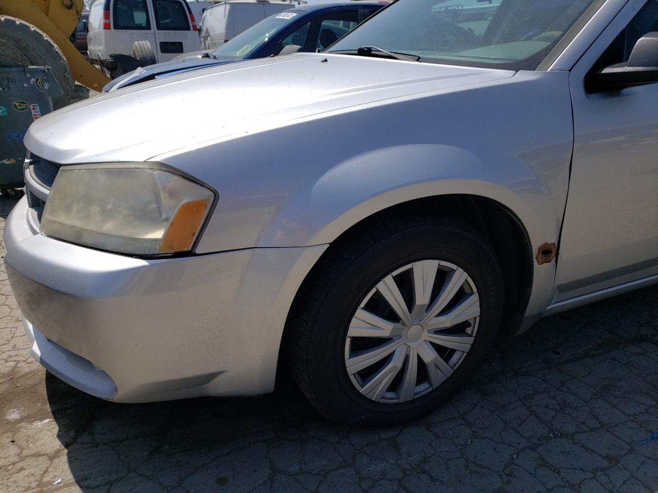 Photo 9 from auction – 2008 DODGE AVENGER SE with VIN 1B3LC46K38N613623