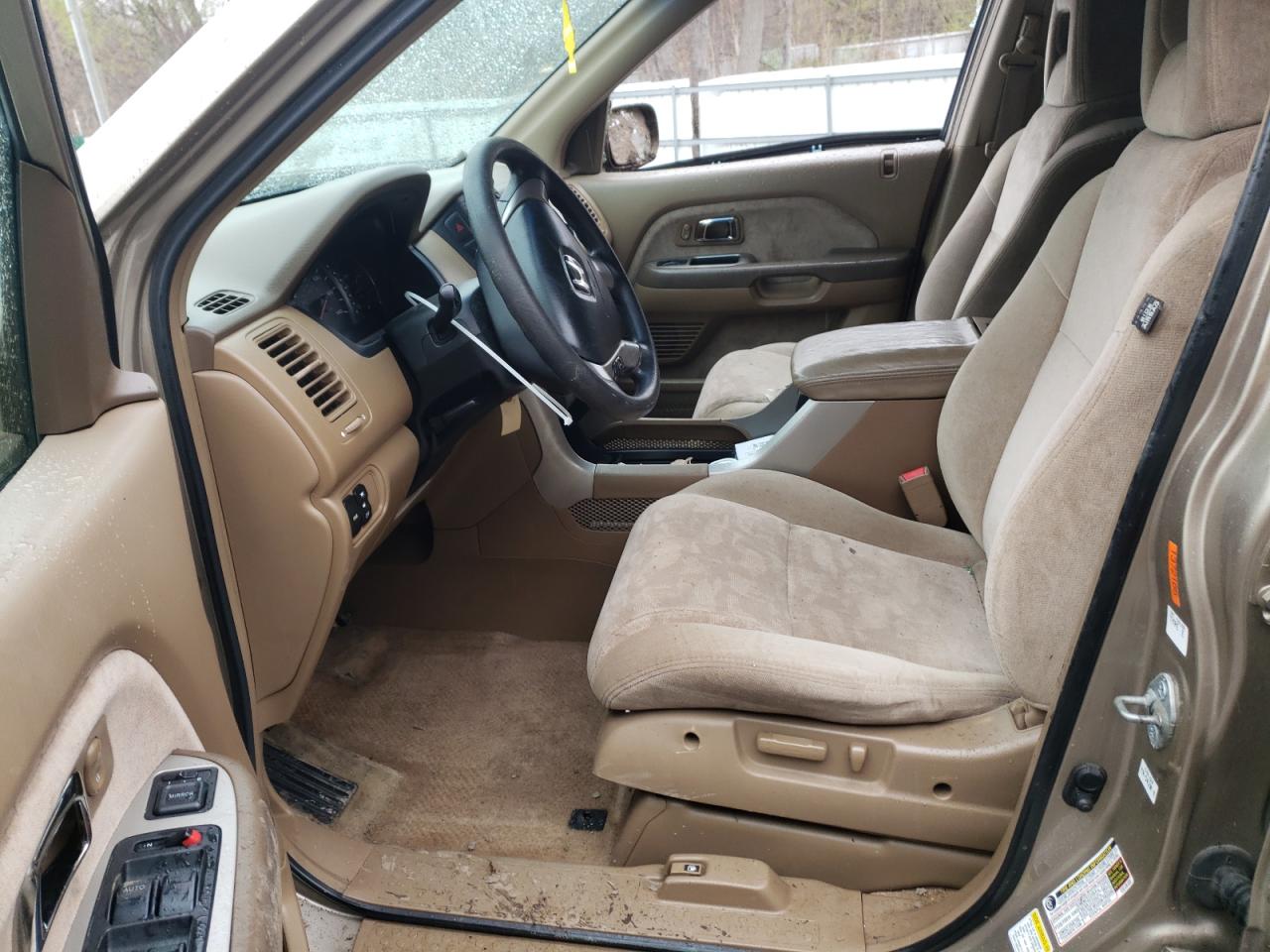 Photo 5 from auction – 2004 HONDA PILOT EX with VIN 2HKYF18484H623034