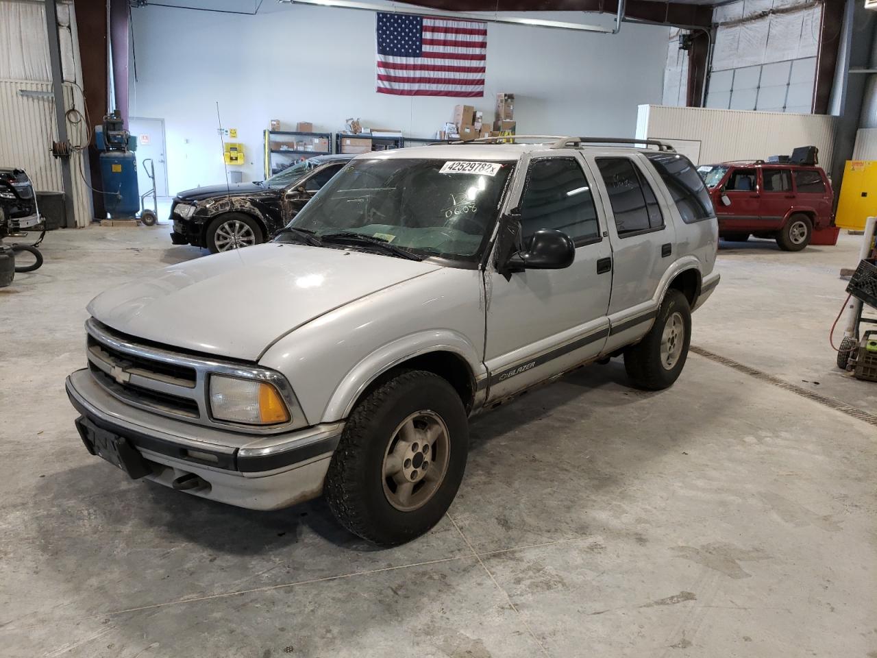 Photo 2 from auction – 1995 CHEVROLET BLAZER with VIN 1GNDT13W9SK180608