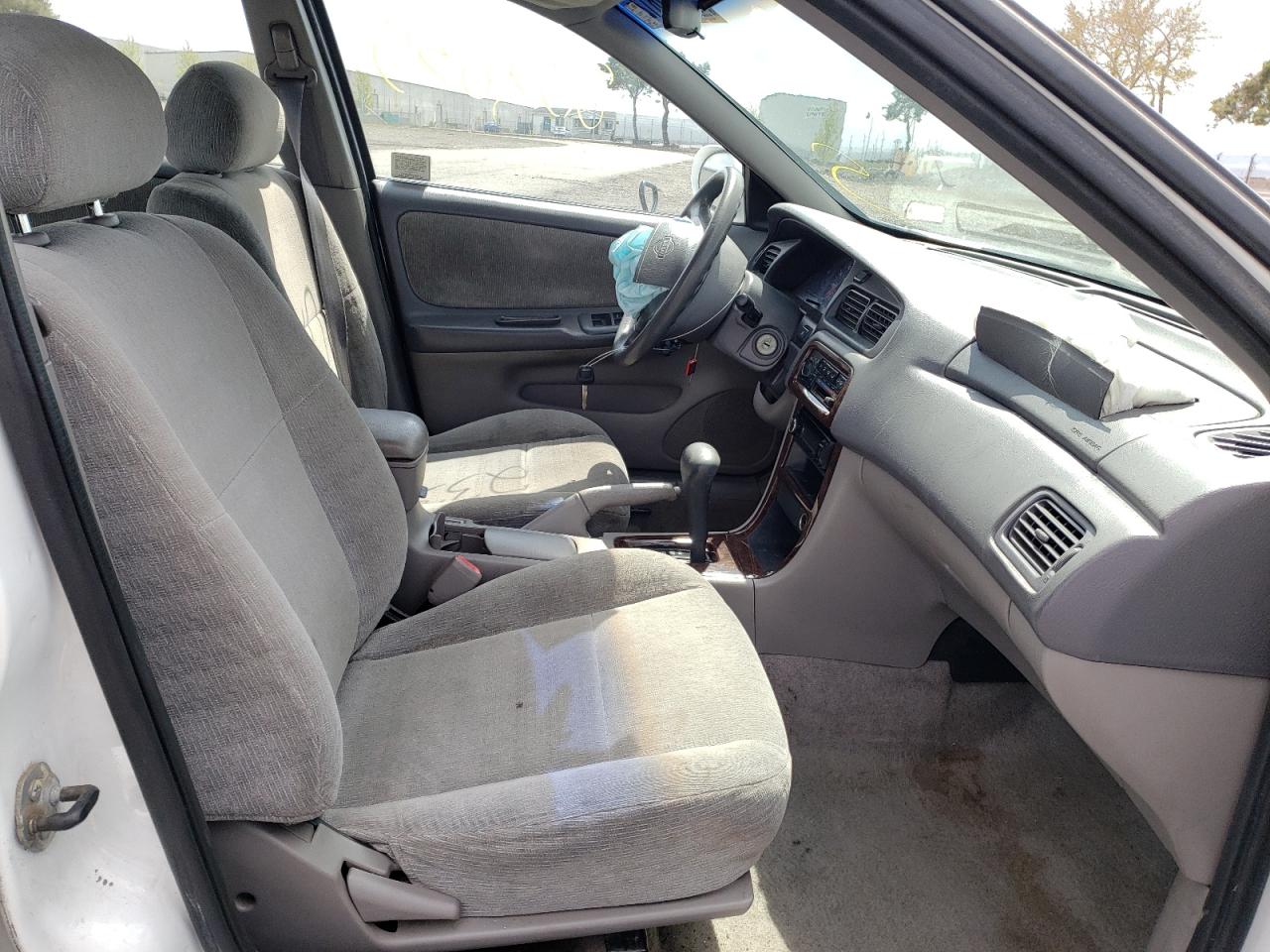 Photo 5 from auction – 2001 NISSAN ALTIMA XE with VIN 1N4DL01D81C203704