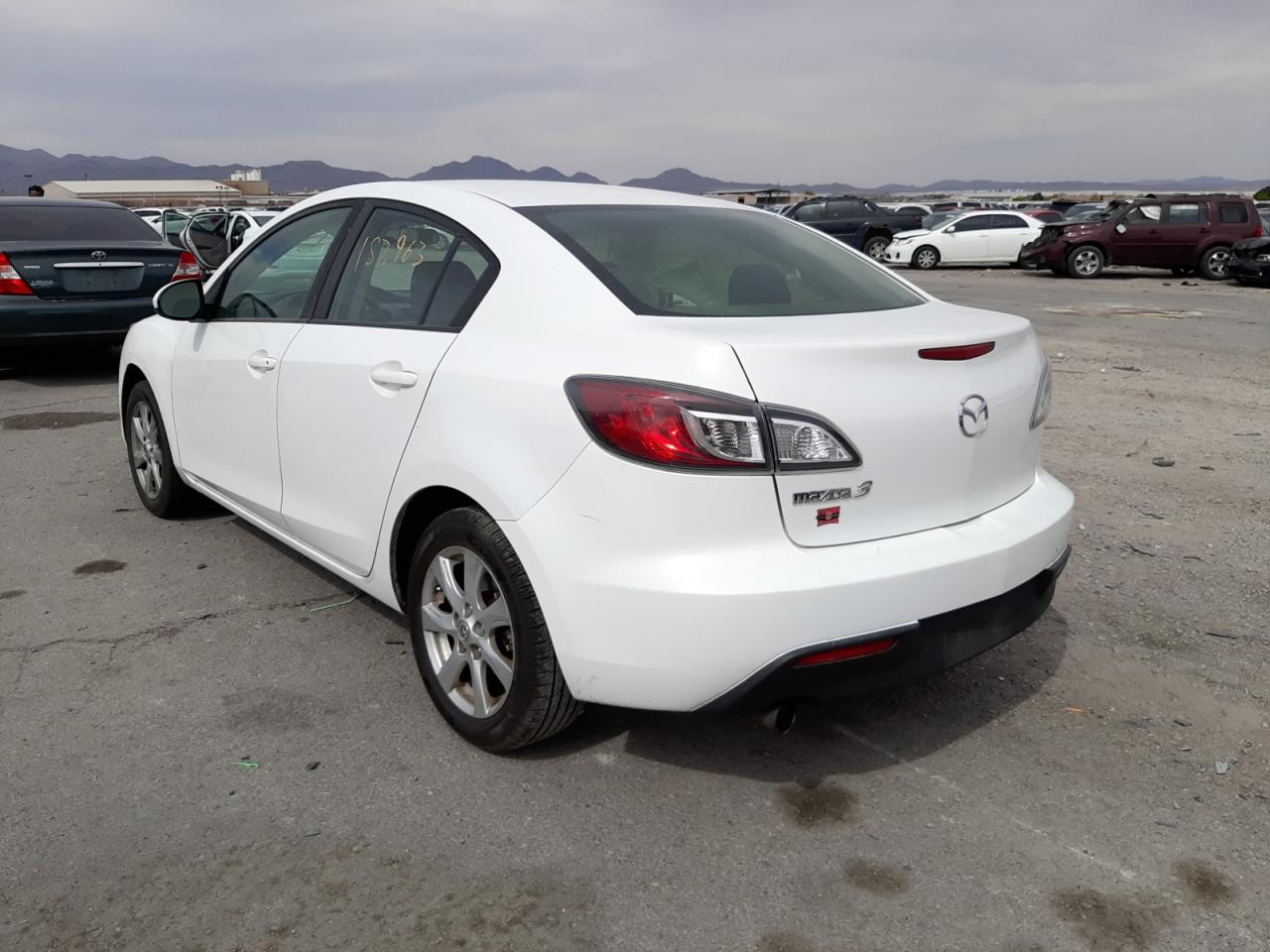 Photo 3 from auction – 2011 MAZDA 3 I with VIN JM1BL1VGXB1451462