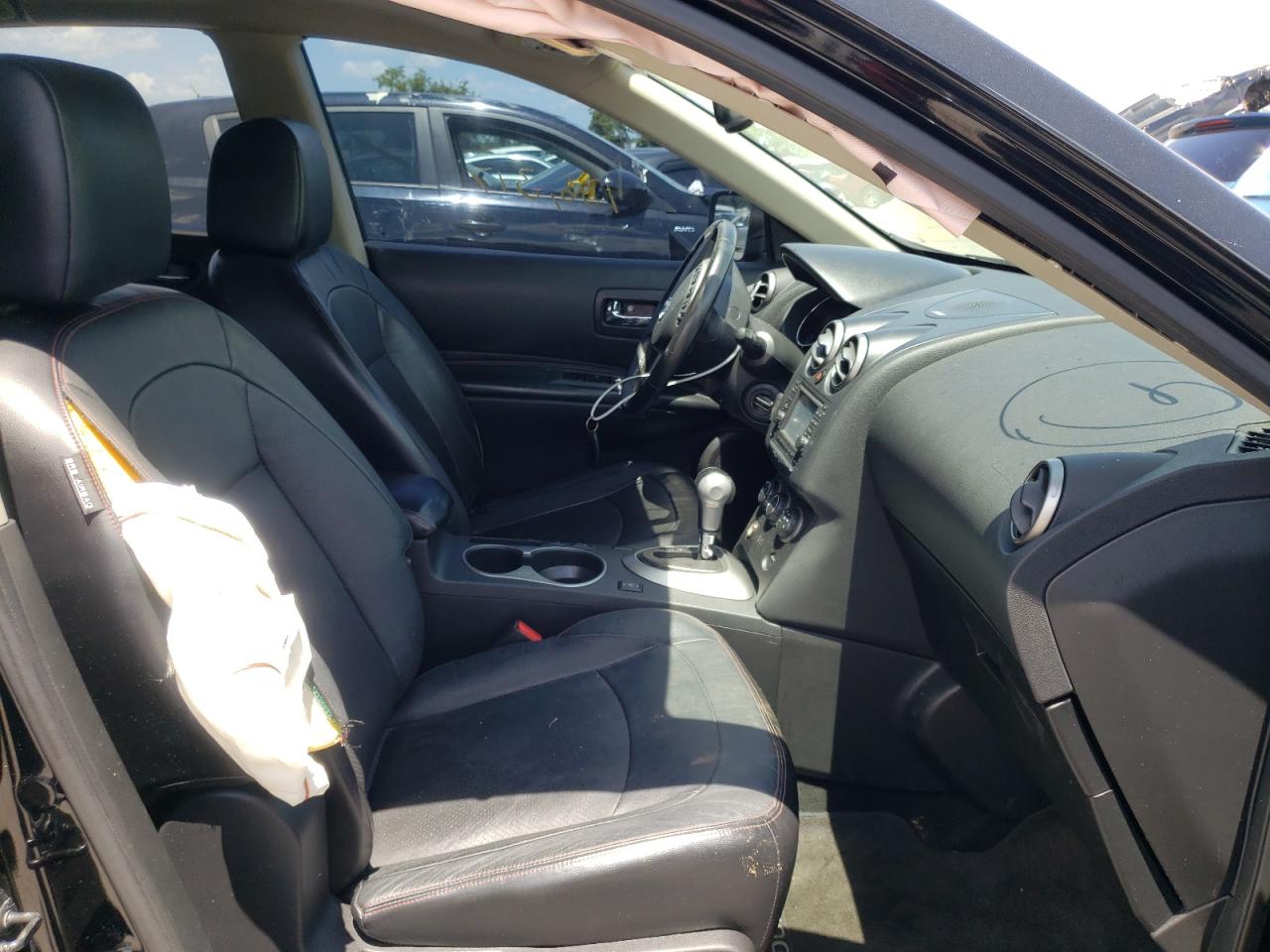 Photo 5 from auction – 2013 NISSAN ROGUE S with VIN JN8AS5MV4DW656033