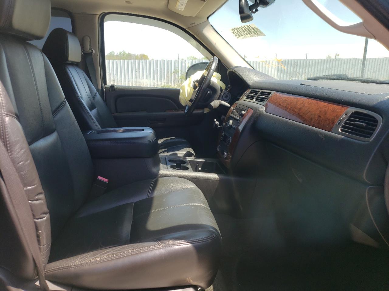 Photo 5 from auction – 2007 CHEVROLET AVALANCHE with VIN 3GNEC12067G243471