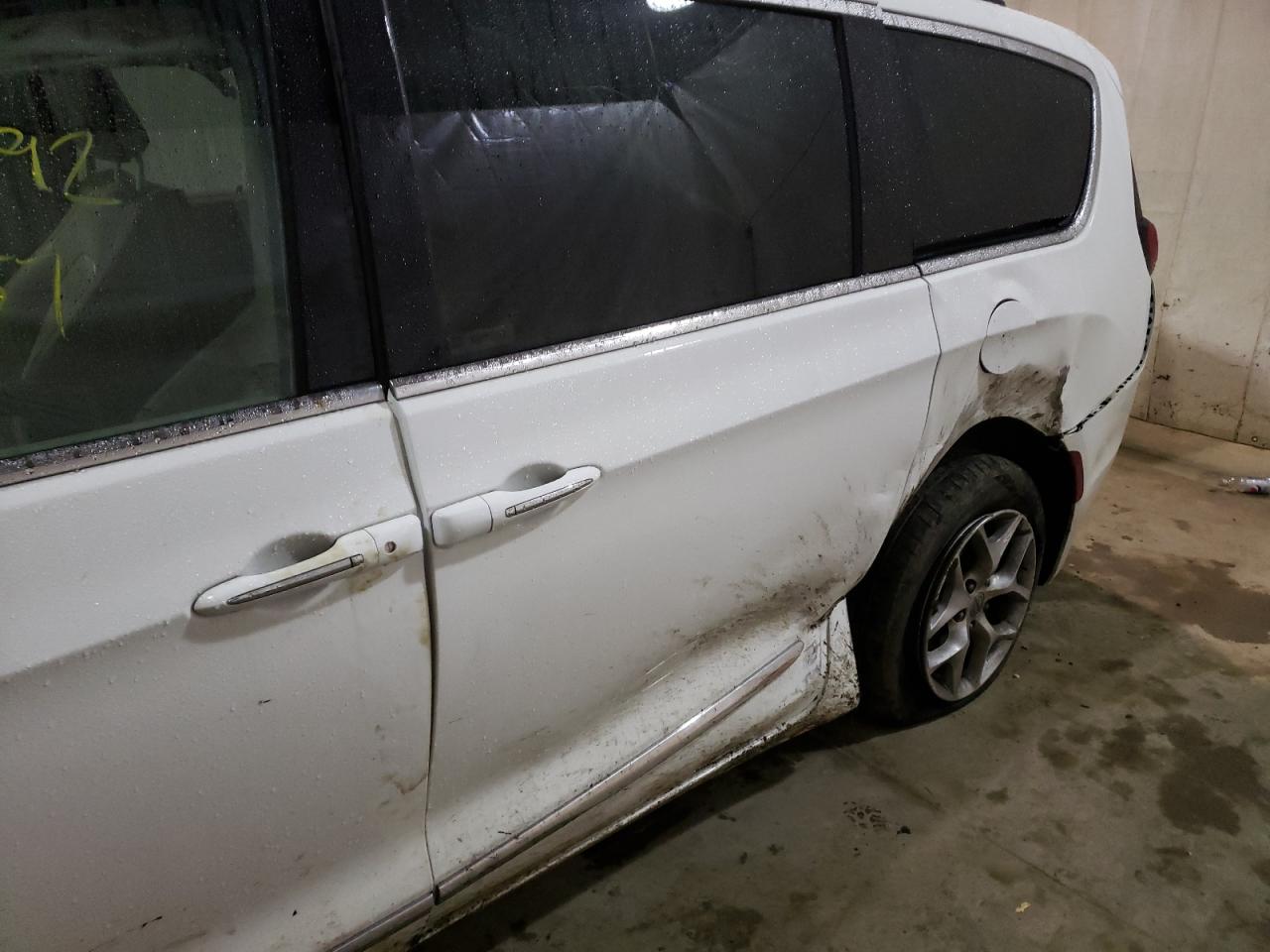 Photo 9 from auction – 2017 CHRYSLER PACIFICA T with VIN 2C4RC1BG3HR506714