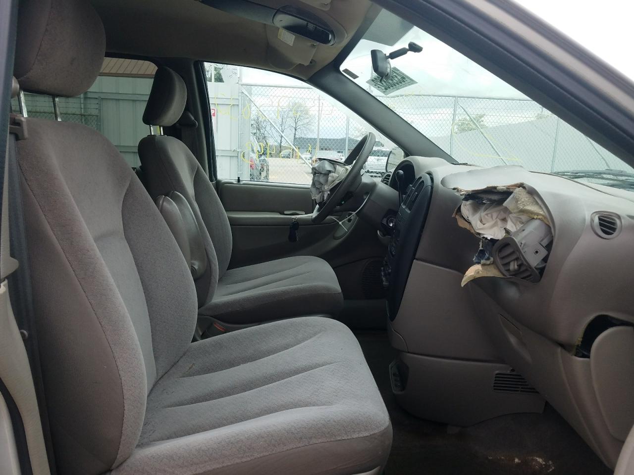 Photo 5 from auction – 2003 DODGE GRAND CARA with VIN 2D4GP44323R251623