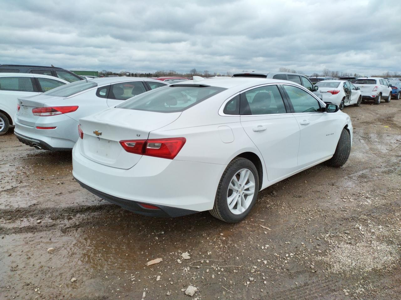 Photo 4 from auction – 2018 CHEVROLET MALIBU LT with VIN 1G1ZD5ST2JF196126