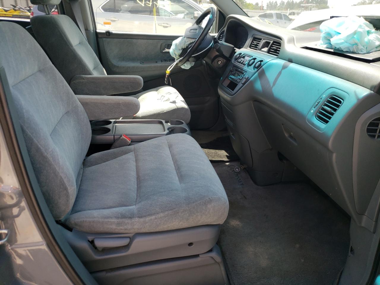 Photo 15 from auction – 2001 HONDA ODYSSEY EX with VIN 2HKRL18661H622569