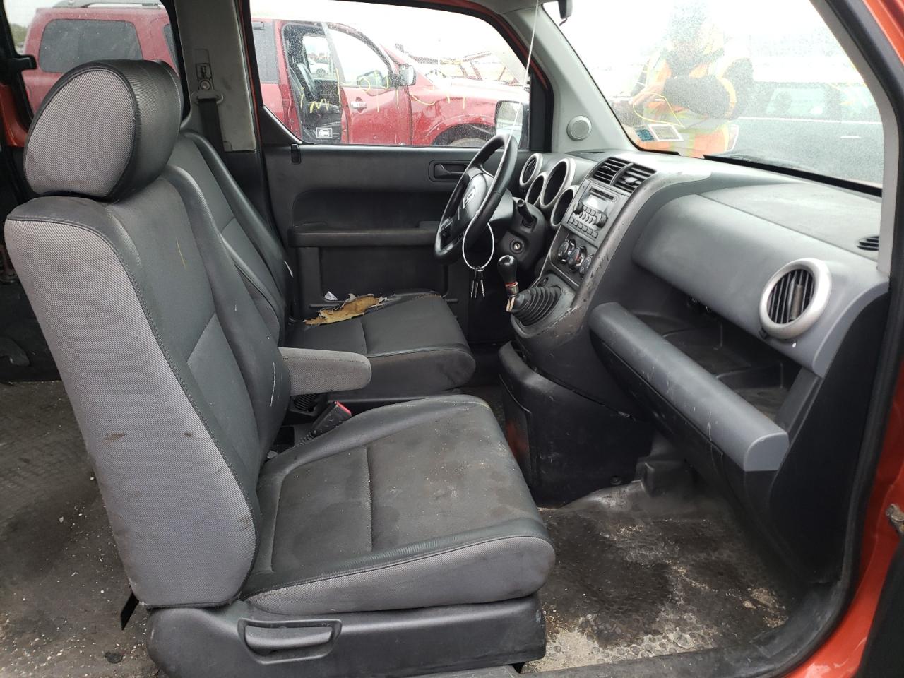 Photo 5 from auction – 2004 HONDA ELEMENT EX with VIN 5J6YH27574L011701