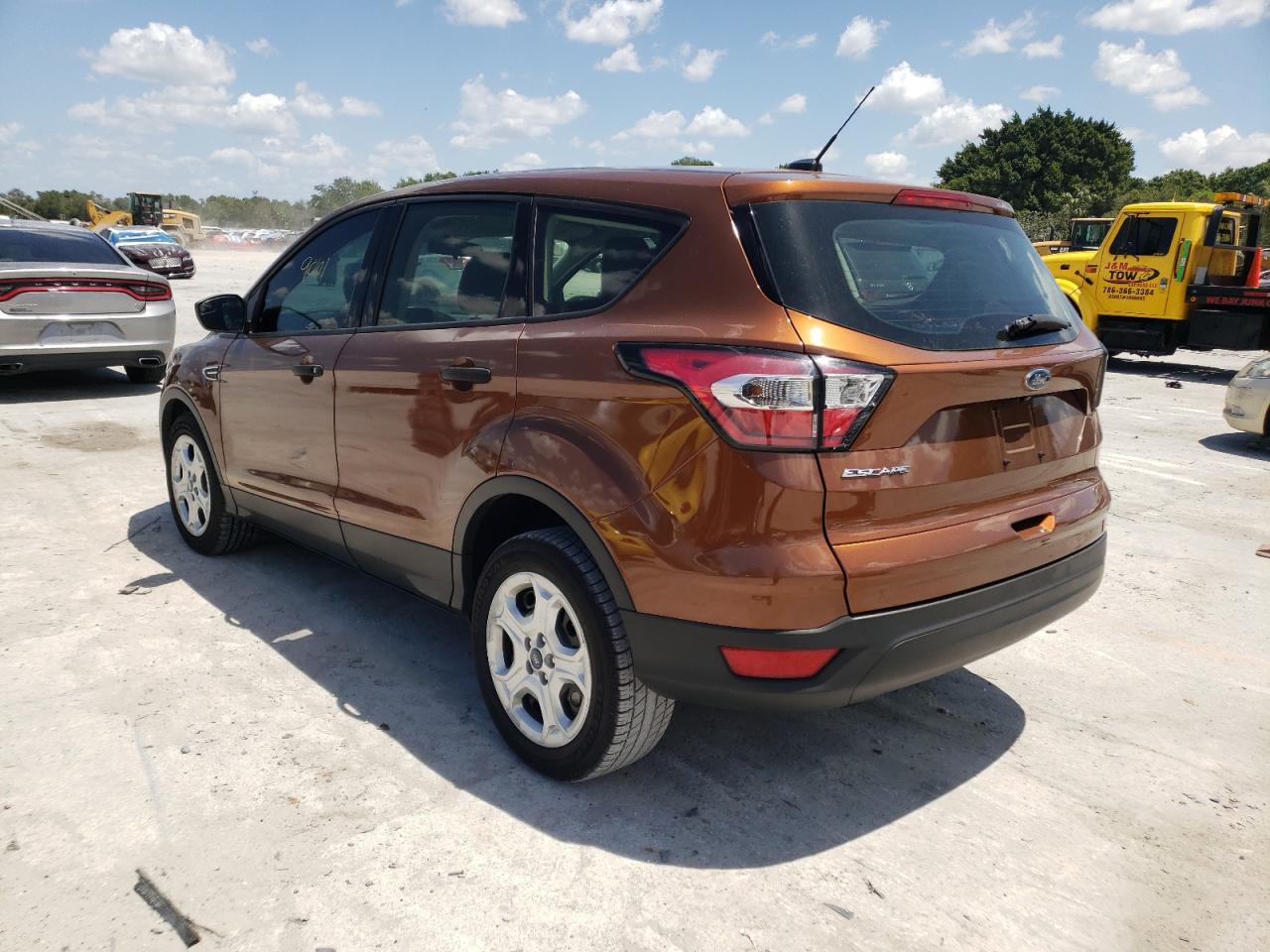 Photo 3 from auction – 2017 FORD ESCAPE S with VIN 1FMCU0F72HUE86476