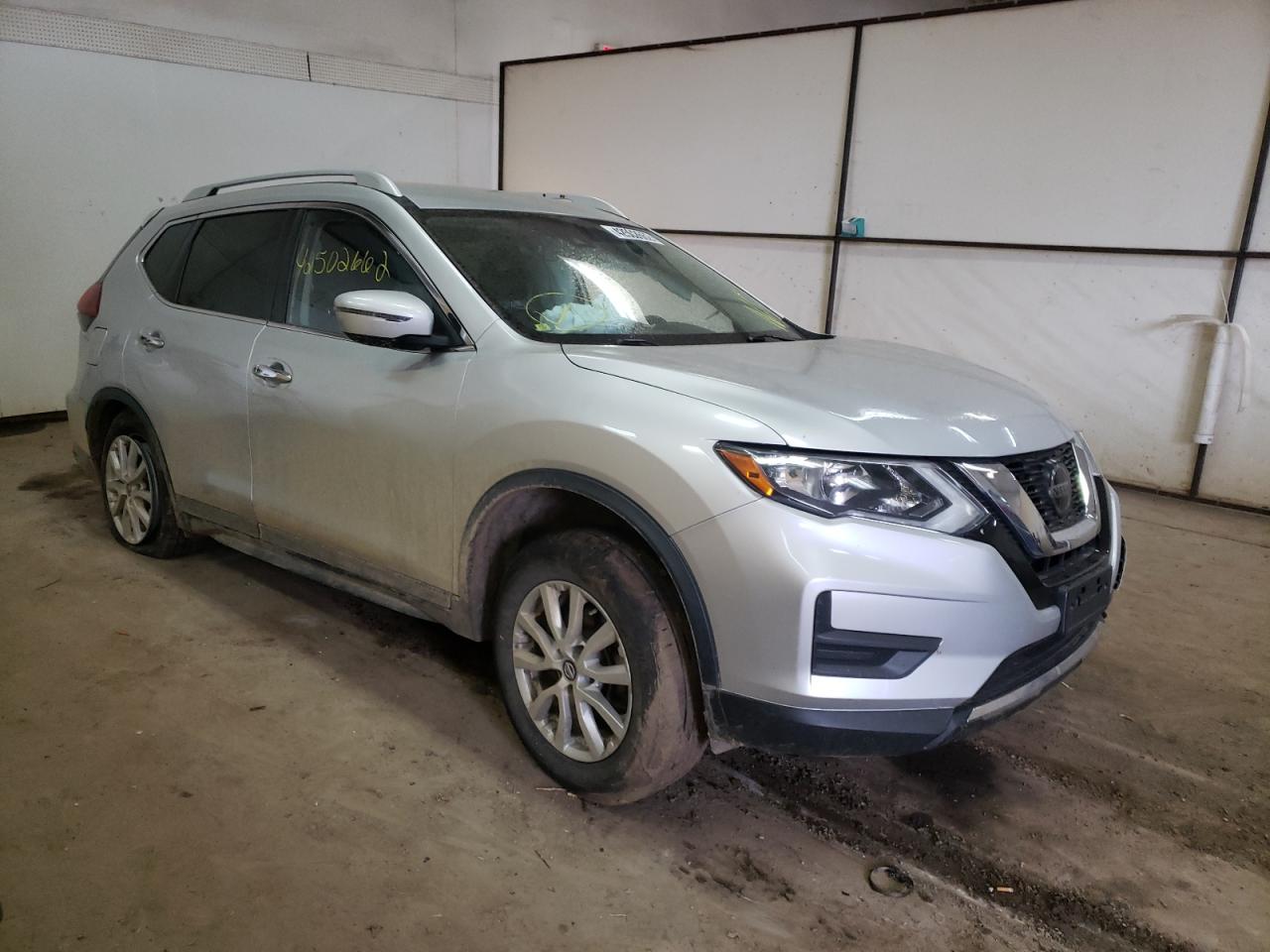 NISSAN ROGUE S 2019 with VIN KNMAT2MV6KP503331 - Photo from auction