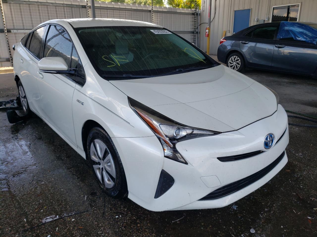 TOYOTA PRIUS 2016 with VIN JTDKARFU0G3015238 - Photo from auction
