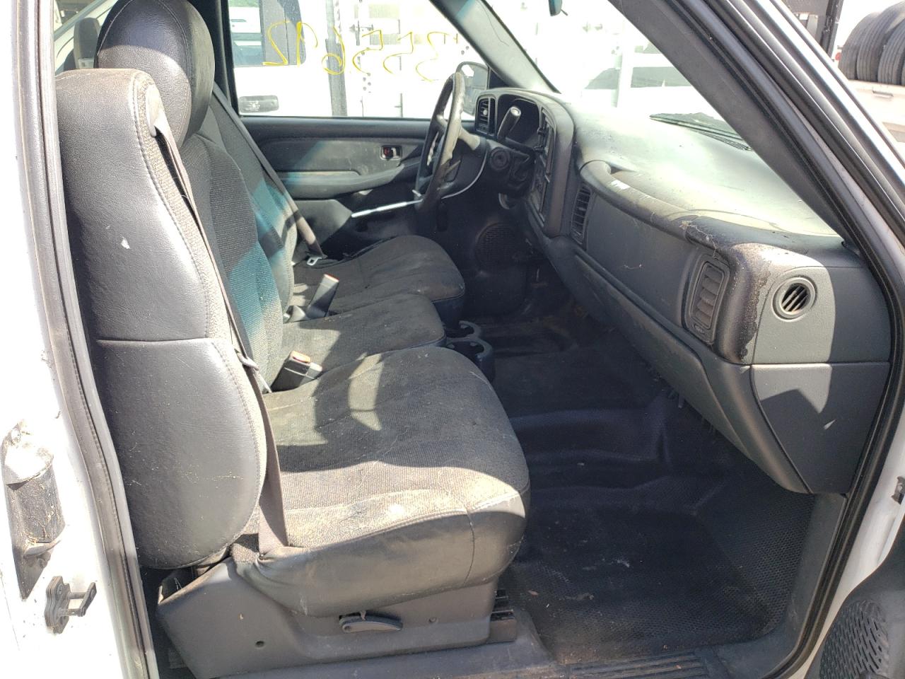 Photo 5 from auction – 2002 CHEVROLET SILVERADO with VIN 1GCHC29U72E259425