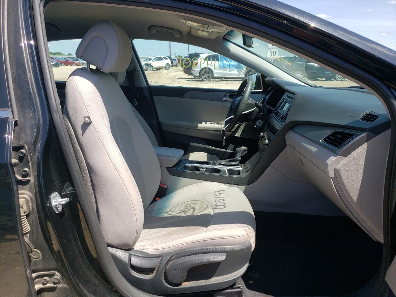 Photo 5 from auction – 2015 HYUNDAI SONATA SE with VIN 5NPE24AF4FH005143