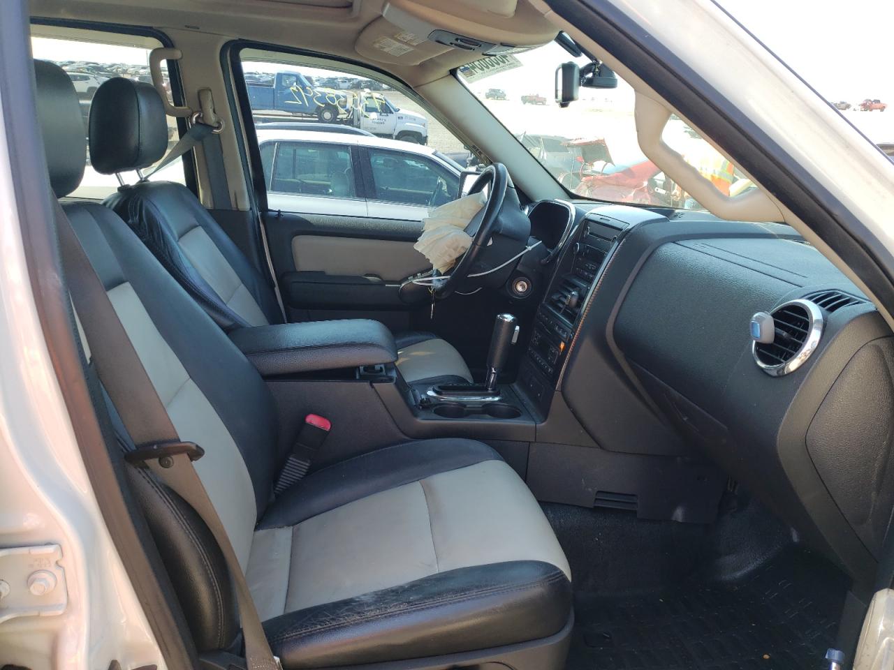 Photo 5 from auction – 2008 FORD EXPLORER 4 with VIN 1FMEU53E68UA87949