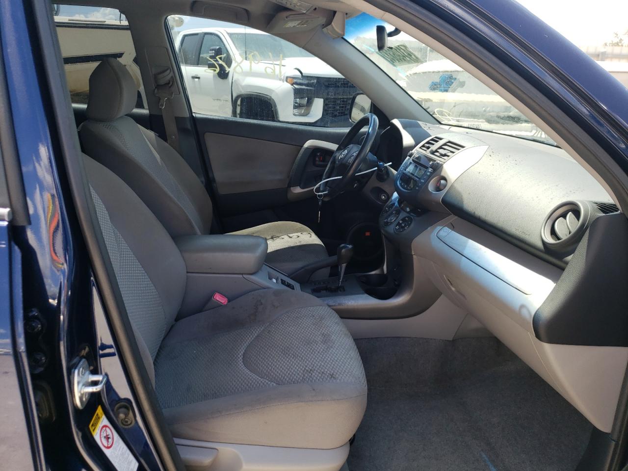 Photo 5 from auction – 2007 TOYOTA RAV4 LIMIT with VIN JTMBK31V175025114