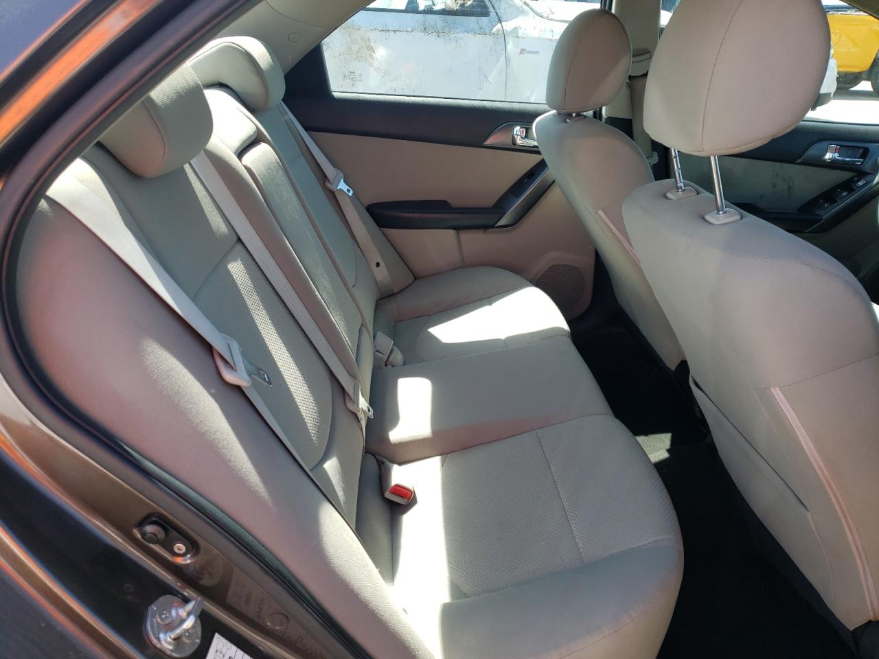 Photo 6 from auction – 2013 KIA FORTE EX with VIN KNAFU4A24D5695210