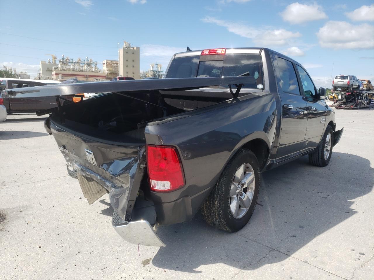 Photo 4 from auction – 2017 RAM 1500 SLT with VIN 1C6RR6LT0HS820141