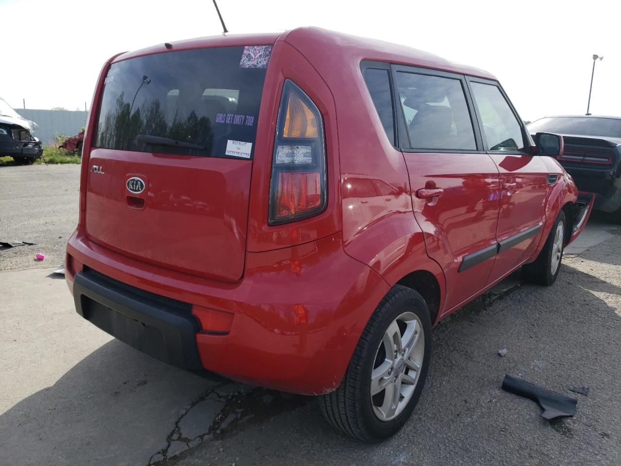 Photo 4 from auction – 2011 KIA SOUL + with VIN KNDJT2A28B7198988