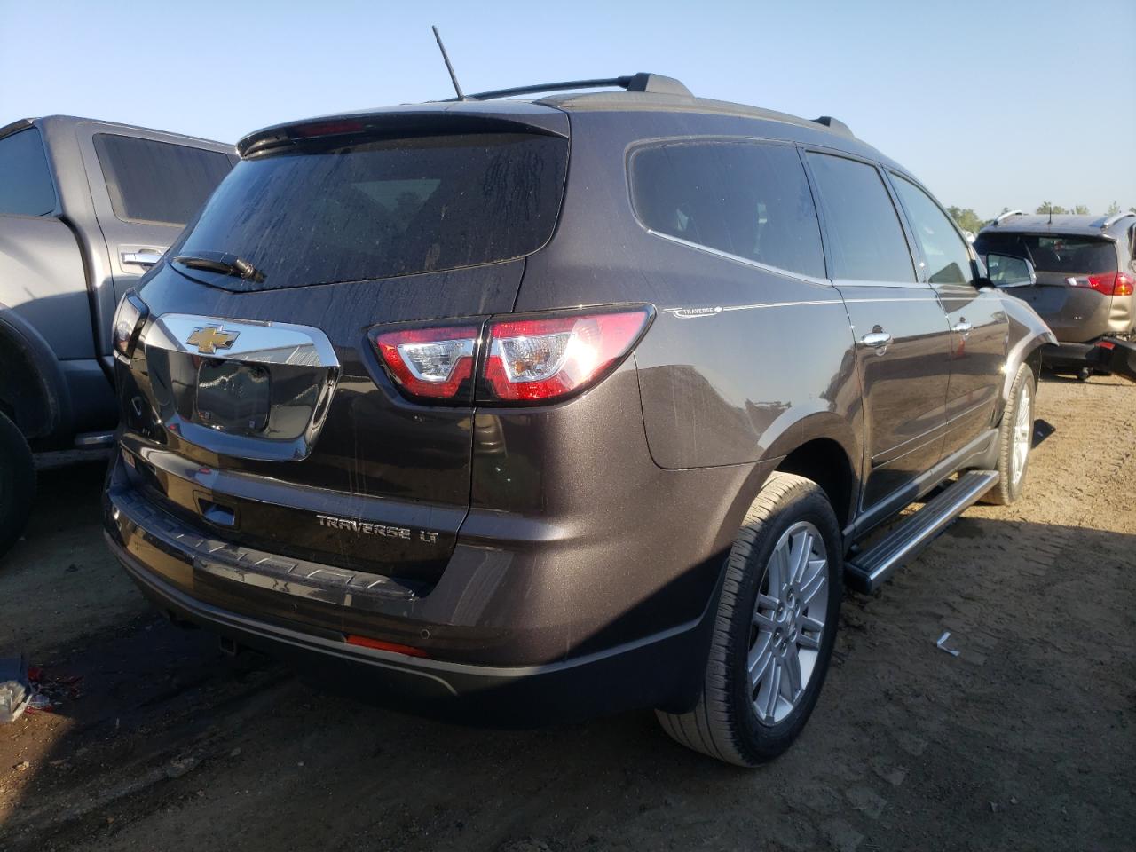 Photo 4 from auction – 2015 CHEVROLET TRAVERSE L with VIN 1GNKRGKD9FJ263816