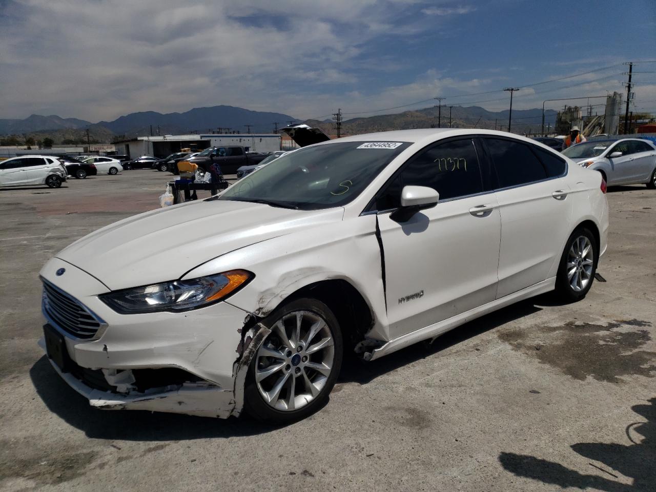 Photo 2 from auction – 2017 FORD FUSION SE with VIN 3FA6P0LU1HR252765