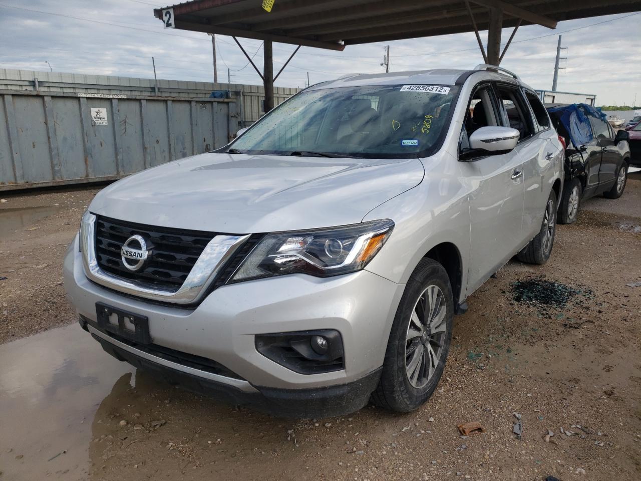 Photo 2 from auction – 2017 NISSAN PATHFINDER with VIN 5N1DR2MN5HC678712