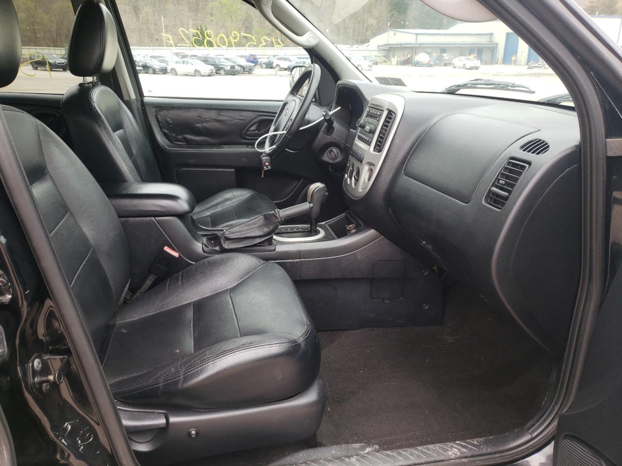 Photo 5 from auction – 2006 FORD ESCAPE LIM with VIN 1FMCU94166KA27804