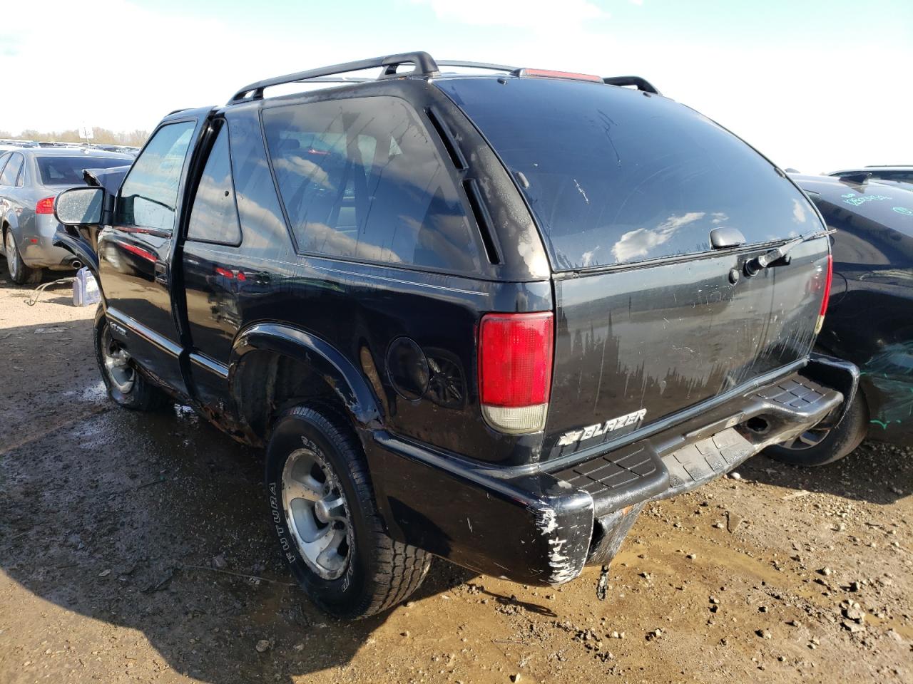 Photo 3 from auction – 2004 CHEVROLET BLAZER with VIN 1GNCS18XX4K167725