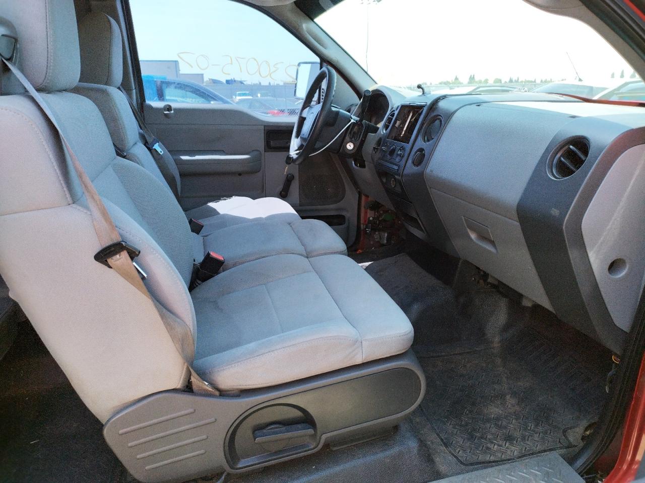 Photo 5 from auction – 2007 FORD F150 with VIN 1FTRX12W07FA31038